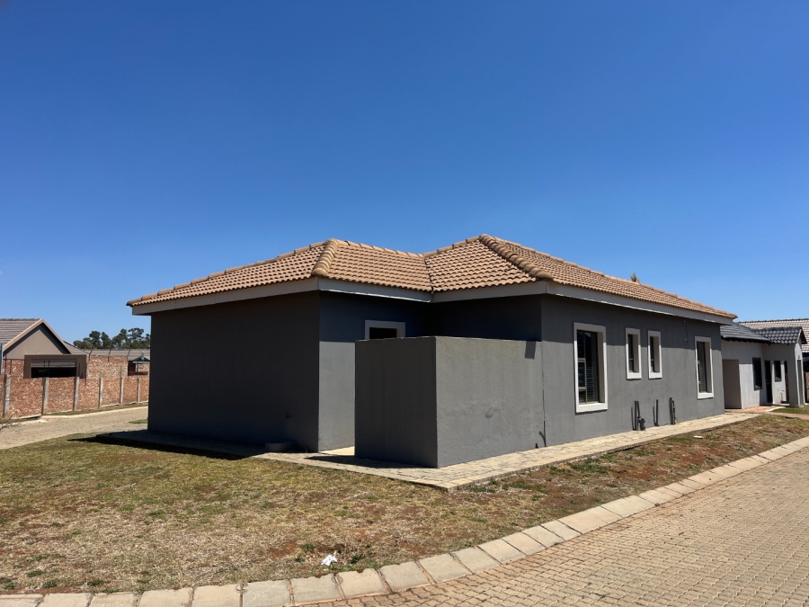 2 Bedroom Property for Sale in Waterberry Estate North West